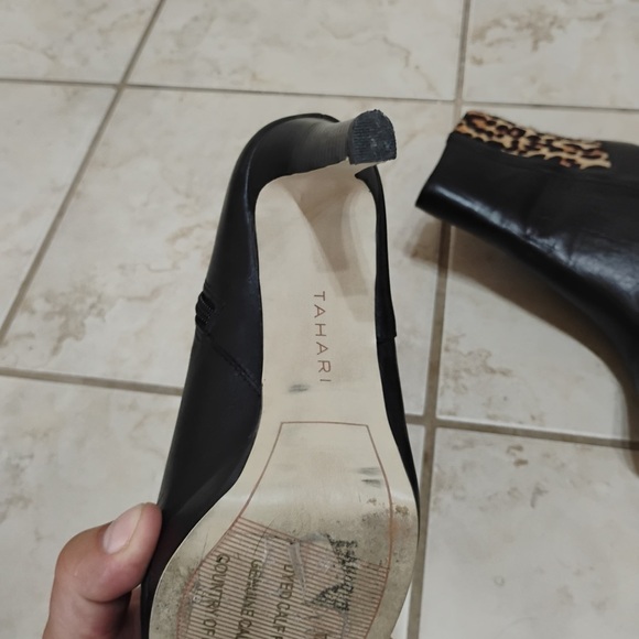 Tahari Serena Black Sleek Leopard Booties Point Toe Zip Up Faux Fur Size 7 - Picture 12 of 15